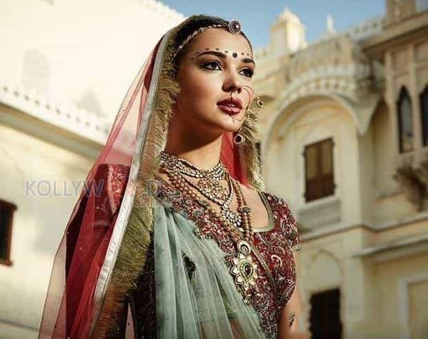 Amy Jackson Bridal Look Photos