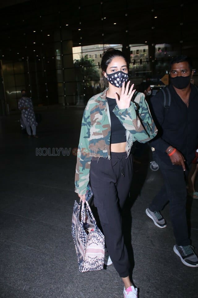 Ananya Pandey spotted at airport arrival Pictures