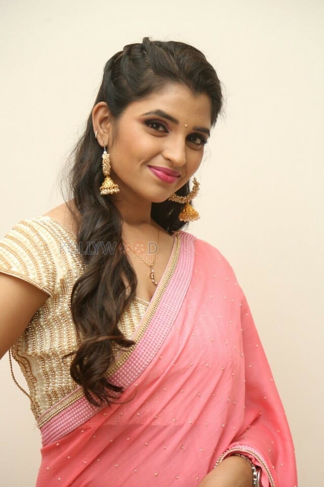 Anchor Shyamala At Aravinda Sametha Success Meet Photos