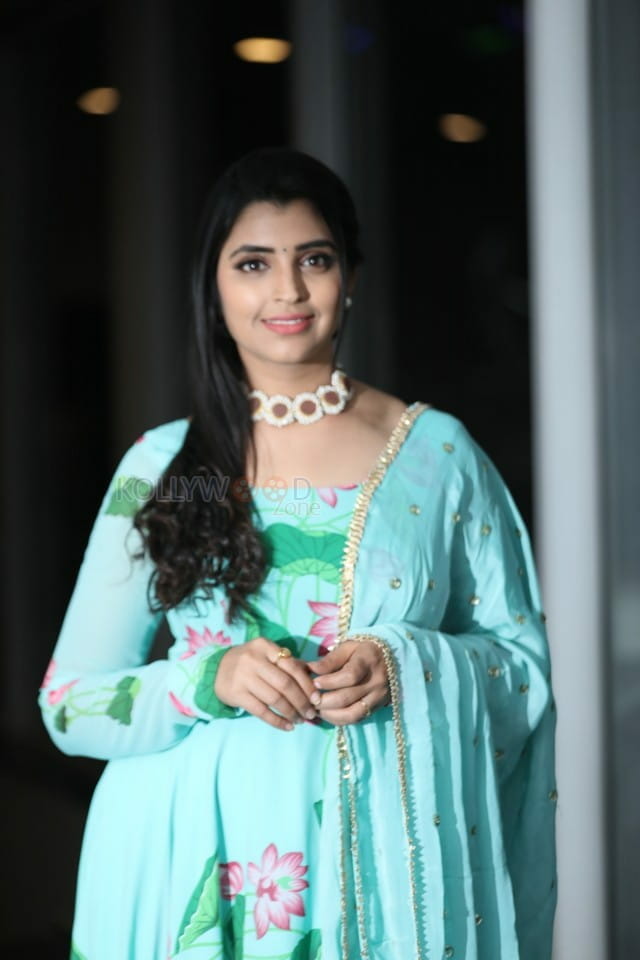 Anchor Shyamala at Sashi Pre Release Event Photos