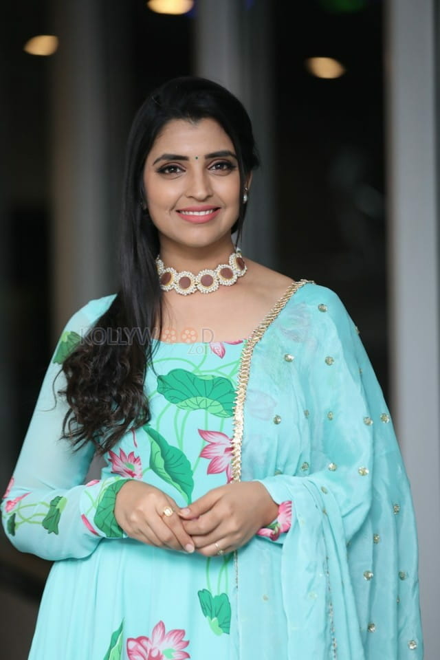 Anchor Shyamala at Sashi Pre Release Event Photos