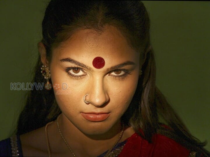 Andrea Jeremiah In Aranmanai Movie Pictures