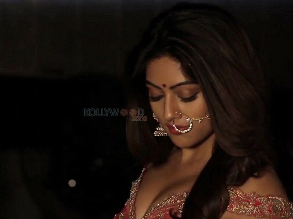 Anu Emmanuel Unseen Hot Sexy Cleavage Photos