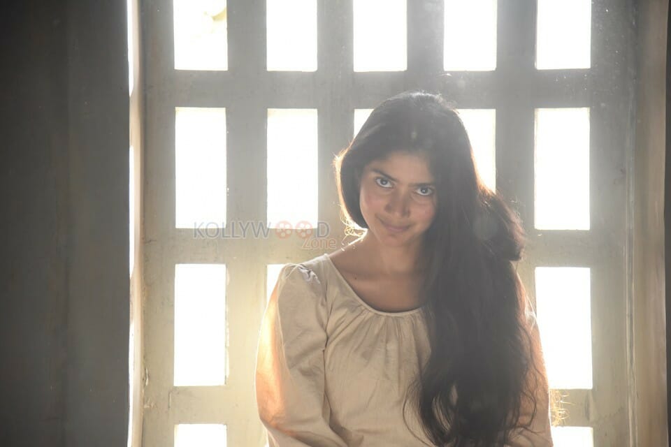 Anukoni Athidhi Movie Heroine Sai Pallavi Photos