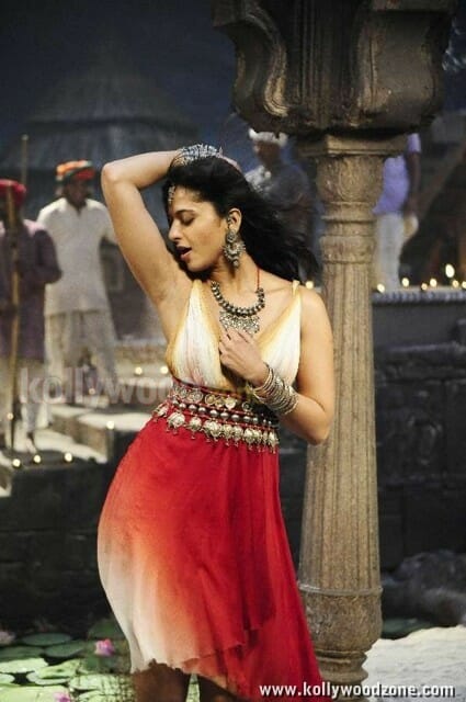 Anushka In Bathra Movie Pictures