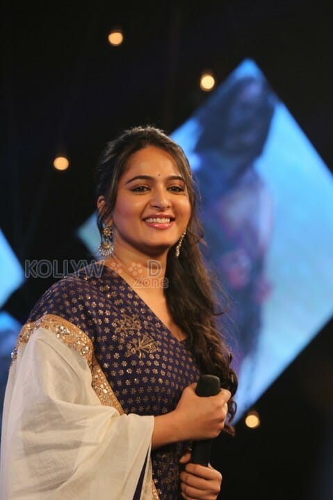 Anushka Shetty At Bahubali Tamil Trailer Launch Stills