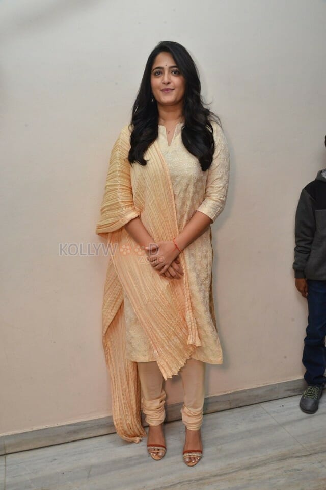 Anushka Shetty At Bhaagamathie Thank You Meet Photos