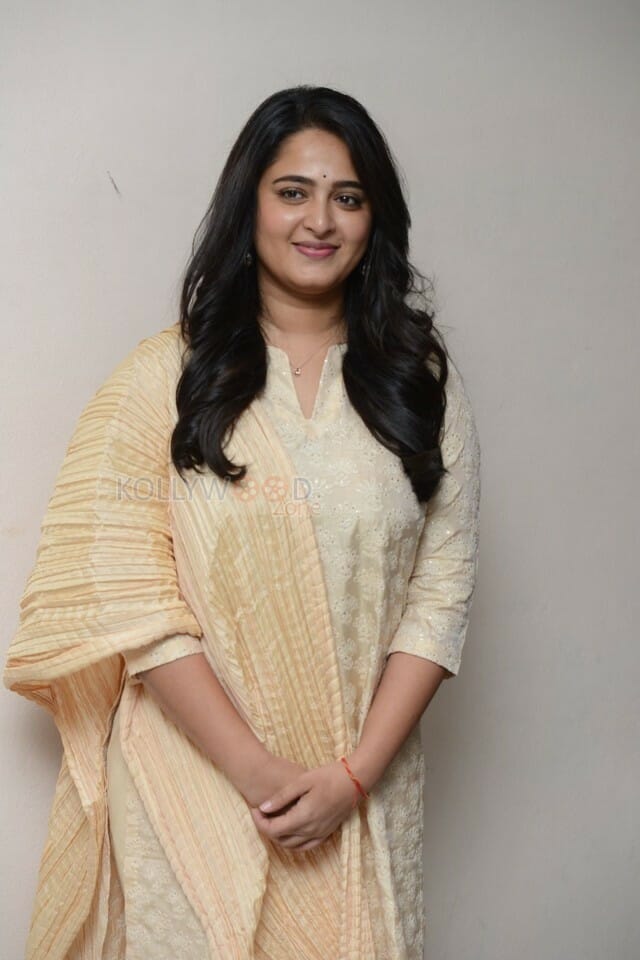 Anushka Shetty At Bhaagamathie Thank You Meet Photos