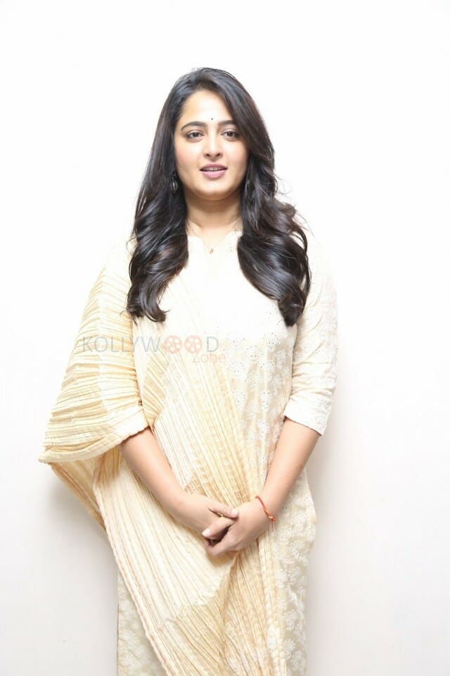 Anushka Shetty At Bhaagamathie Thank You Meet Photos