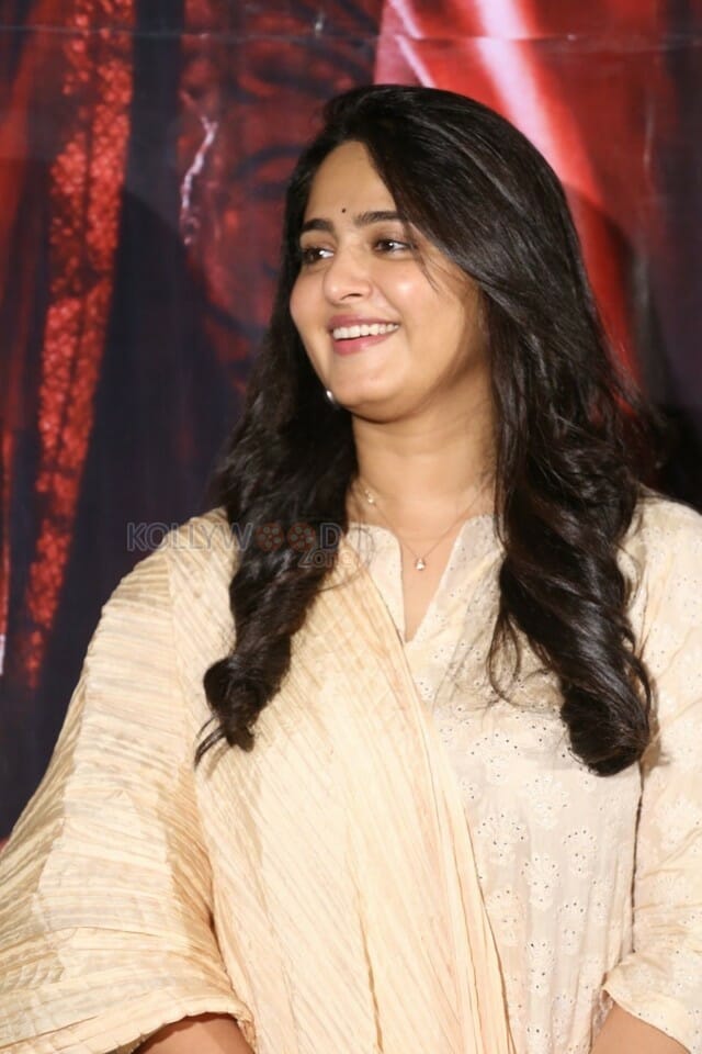 Anushka Shetty At Bhaagamathie Thank You Meet Photos