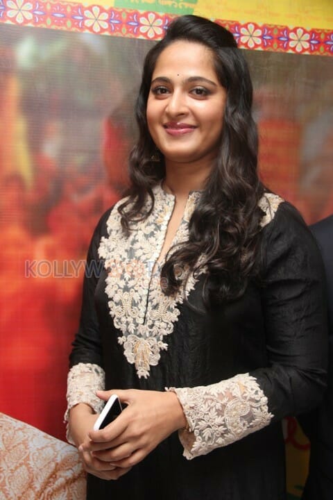 Anushka Shetty At Inji Iduppazhagi Audio Launch Stills