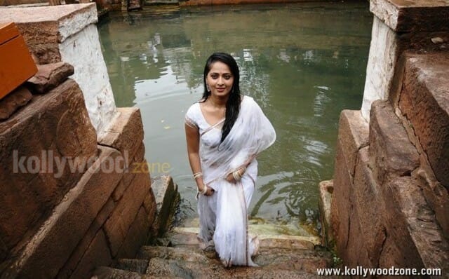 Anushka Shetty Latest Sexy Pictures