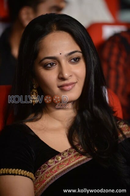 Anushka Shetty Sexy Black Saree Pictures