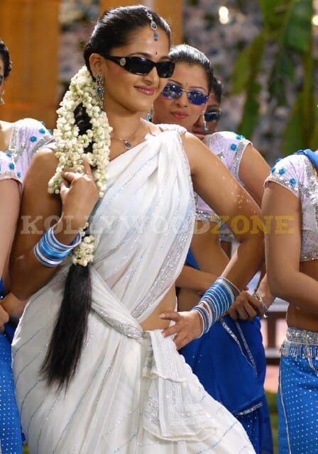 Anushka Shetty Sexy Stills