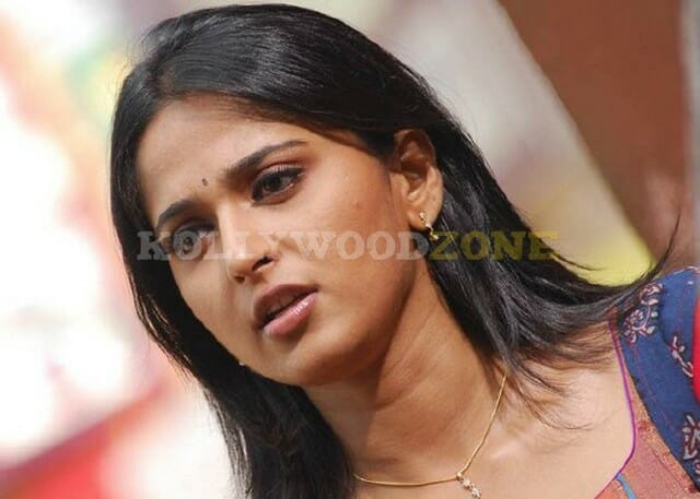 Anushka Shetty Sexy Stills