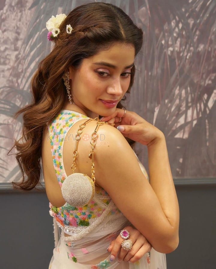 Attractive Janhvi Kapoor in a Sheer Floral Saree Pictures 01