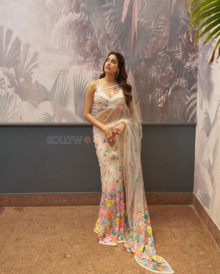 Attractive Janhvi Kapoor in a Sheer Floral Saree Pictures 04