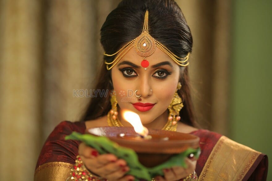 Avanthika Movie Heroine Poorna Stills