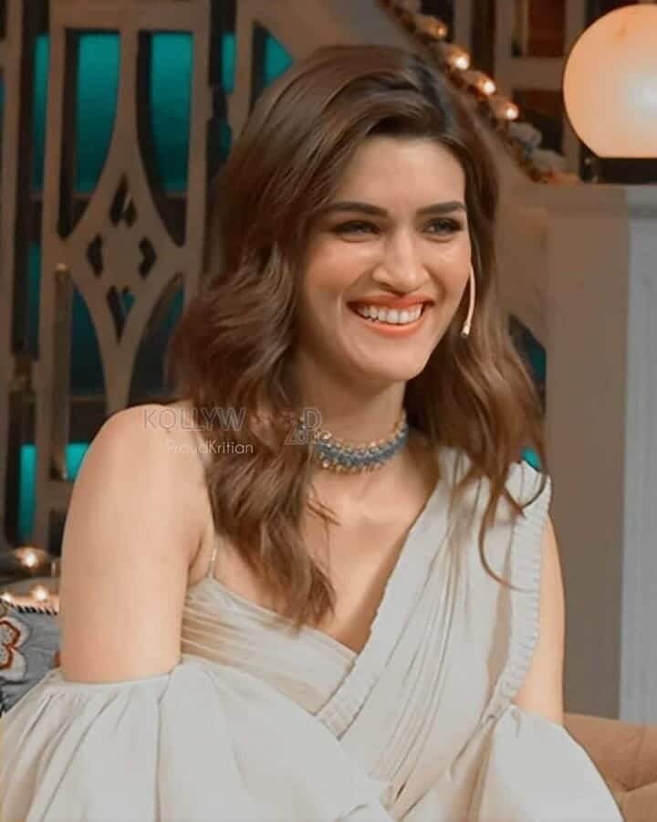 Bachchan Pandey Heroine Kriti Sanon Photos 07