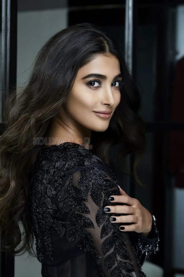 Beast Tamil Movie Heroine Pooja Hegde 01