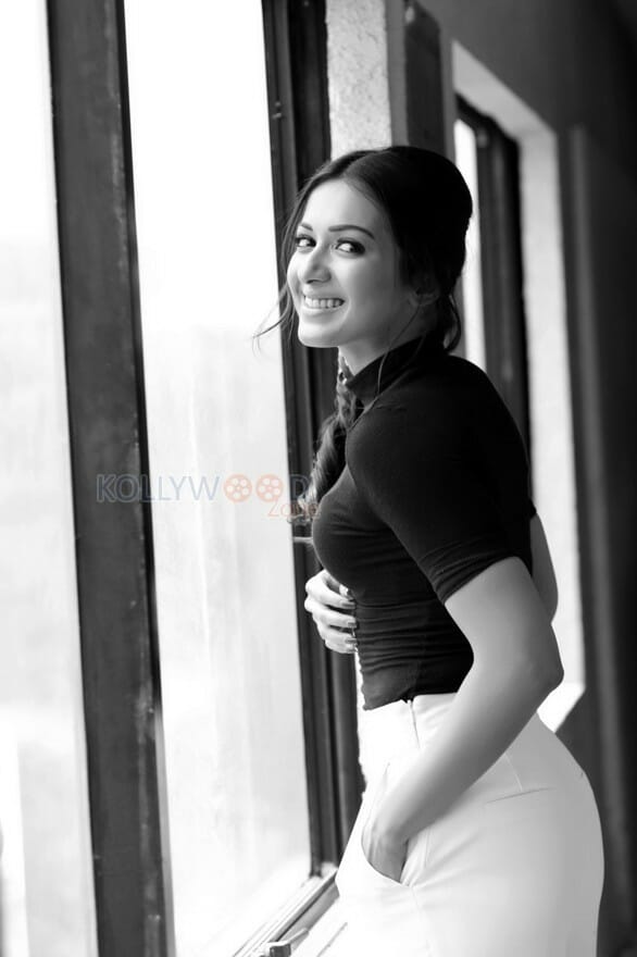 Beautiful Actress Catherine Tresa Latest Photo Shoot Photos