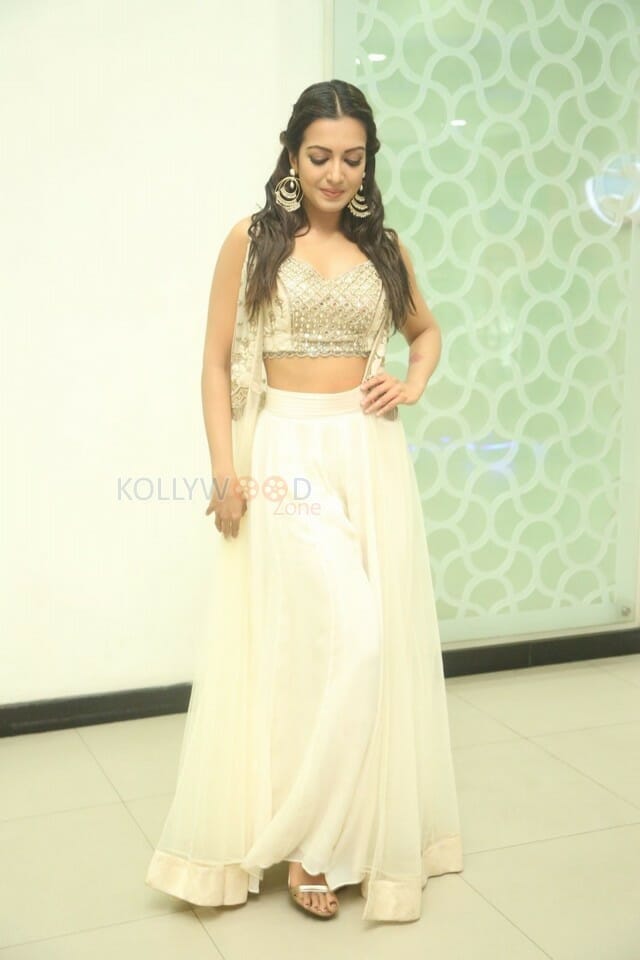 Beautiful Actress Catherine Tresa Photos