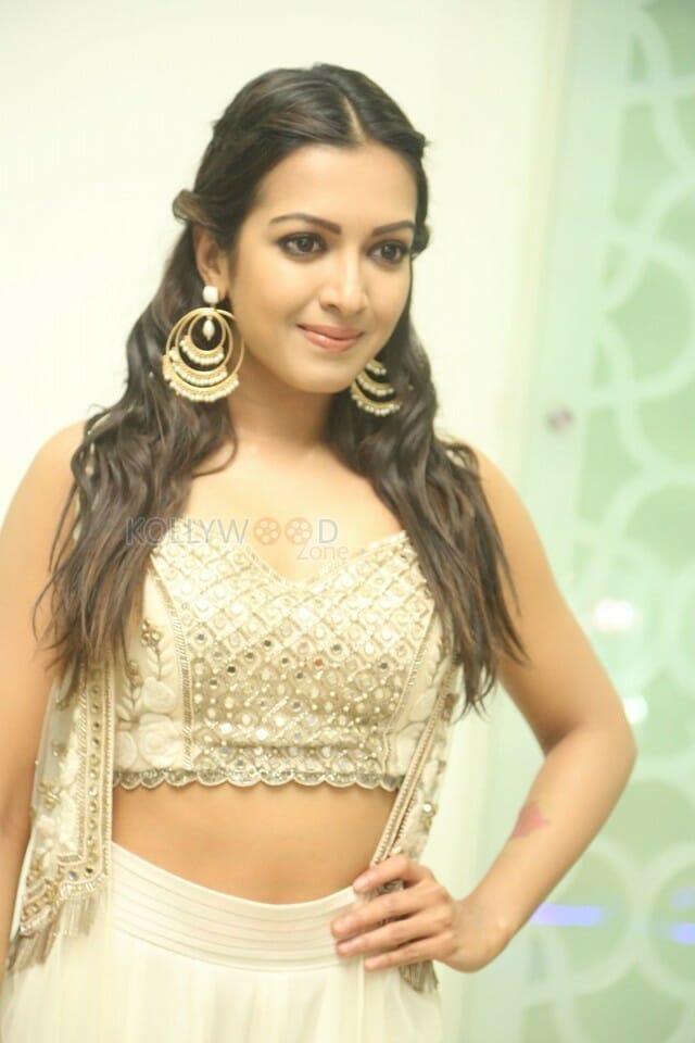 Beautiful Actress Catherine Tresa Photos