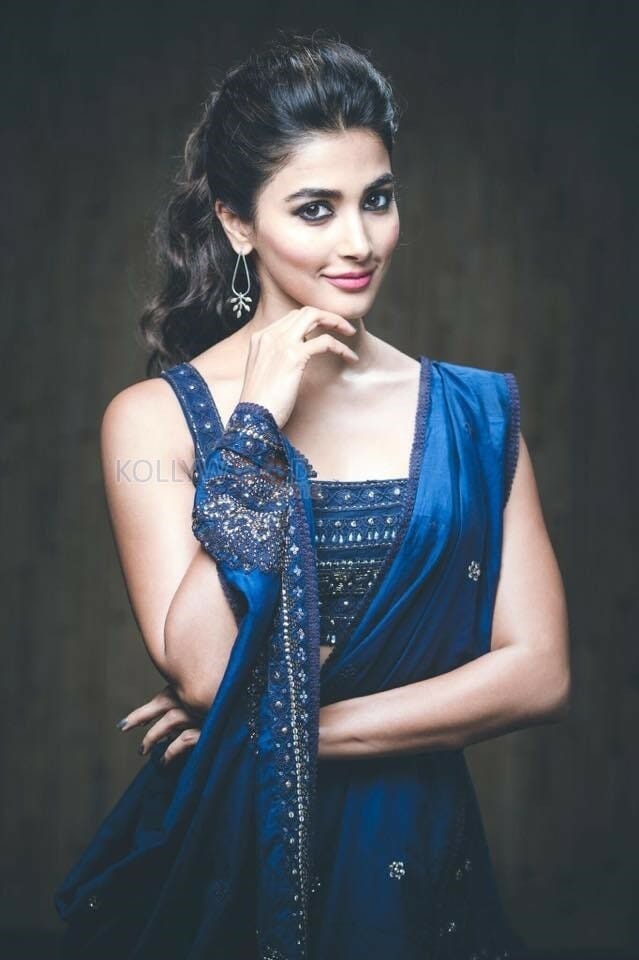 Beautiful Actress Model Pooja Hegde Pictures