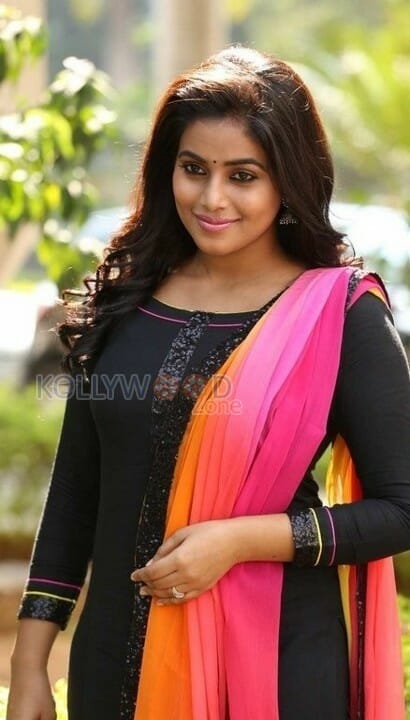 Beautiful Actress Poorna New Photos