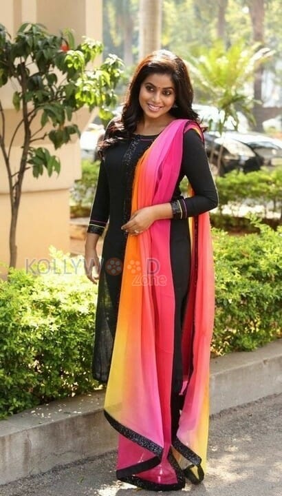 Beautiful Actress Poorna New Photos