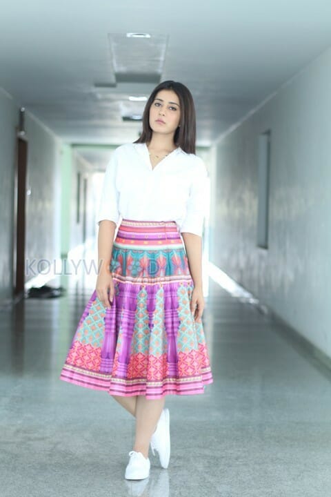 Beautiful Actress Rashi Khanna New Photoshoot Photos