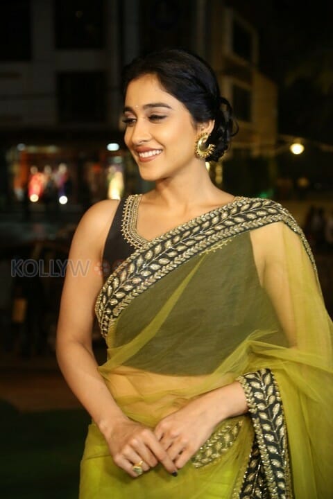 Beautiful Actress Regina Cassandra In Saree Photos