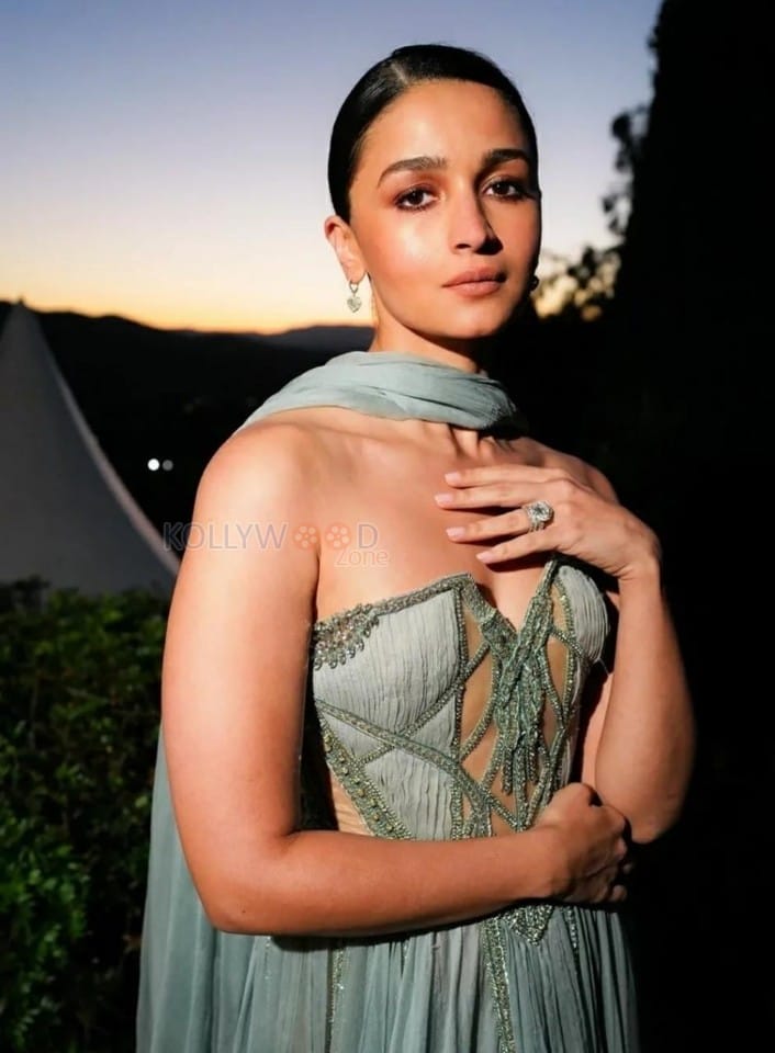 Beautiful Alia Bhatt in an Elie Saab Corset Gown Photos 03