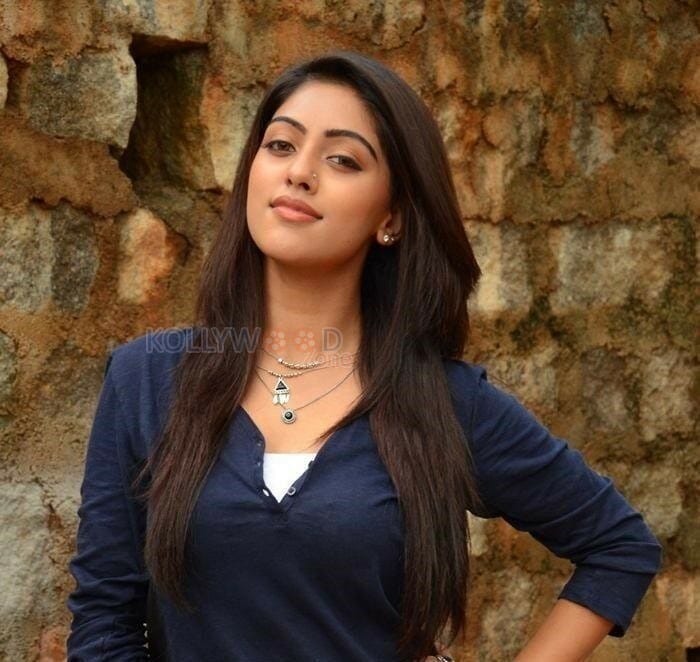 Beautiful Anu Emmanuel Candid Photos