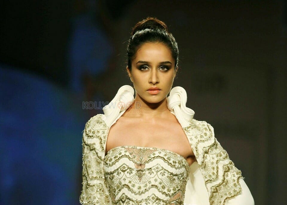 Beautiful Bollywood Actress Shraddha Kapoor Photos