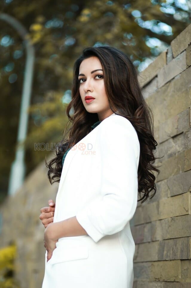 Beautiful Catherine Tresa Photoshoot Stills