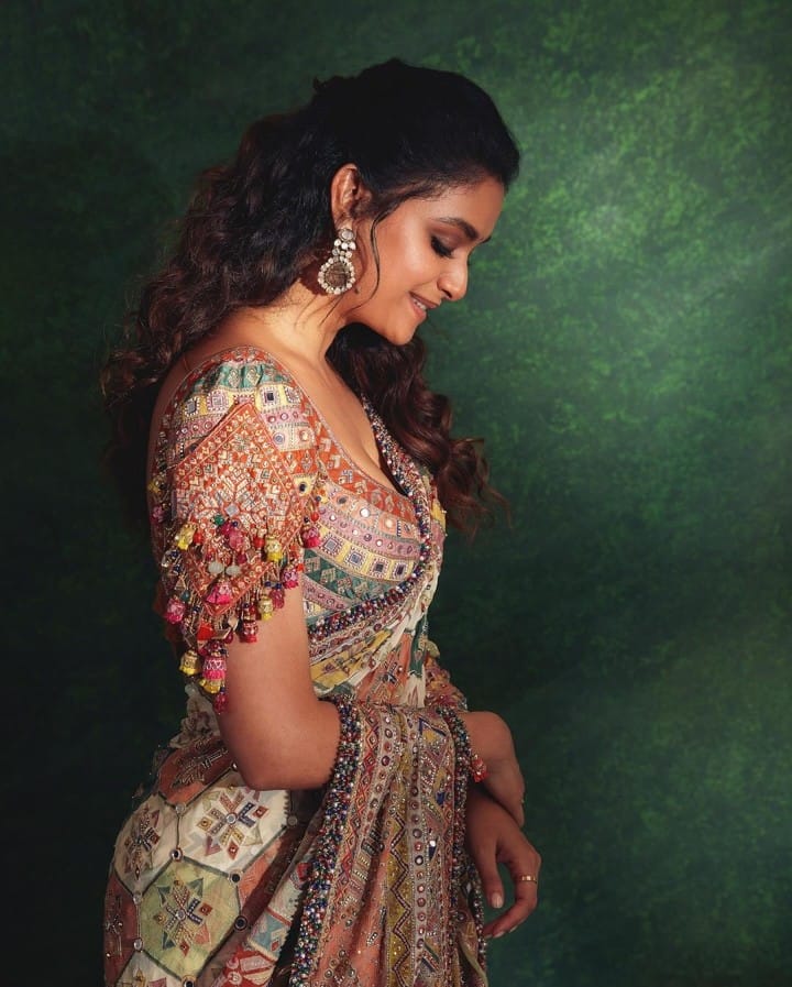 Beautiful Keerthy Suresh in a Multicolored Phulkari Inspired Saree Photos 02