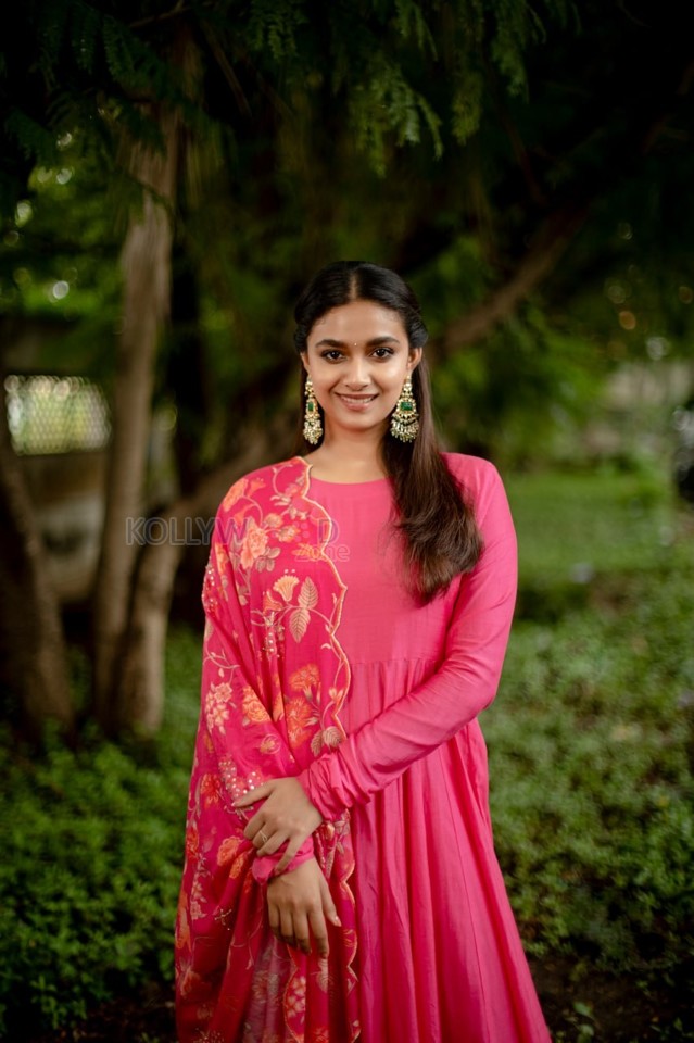 Beautiful Keerthy Suresh in a Pink Anarkali with Floral Dupatta Photos 02