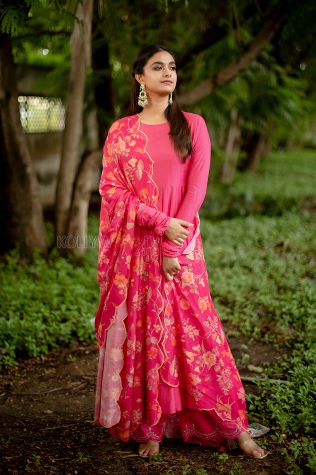 Beautiful Keerthy Suresh in a Pink Anarkali with Floral Dupatta Photos 04