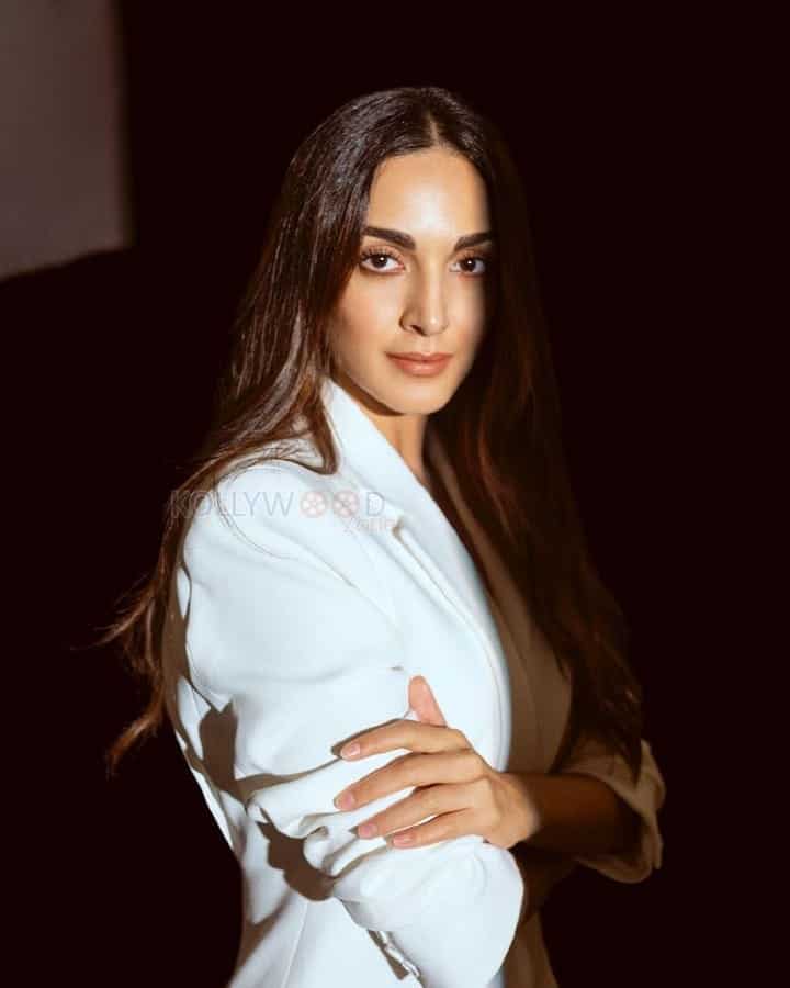 Beautiful Kiara Advani in a White Formal Wear Photos 01