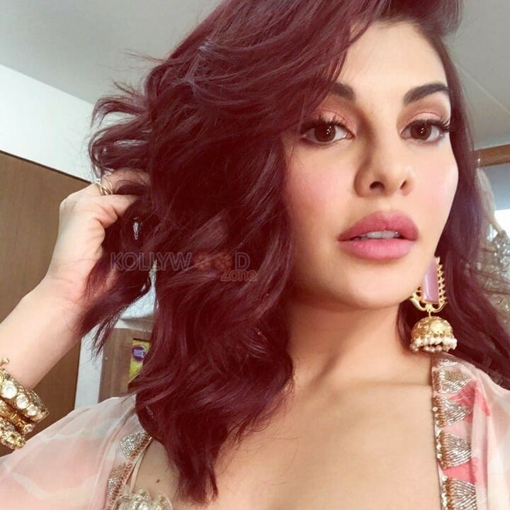 Beautiful Model And Actress Jacqueline Fernandez Photos