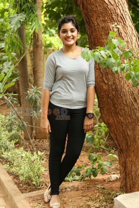 Beautiful Niveda Thomas Photos