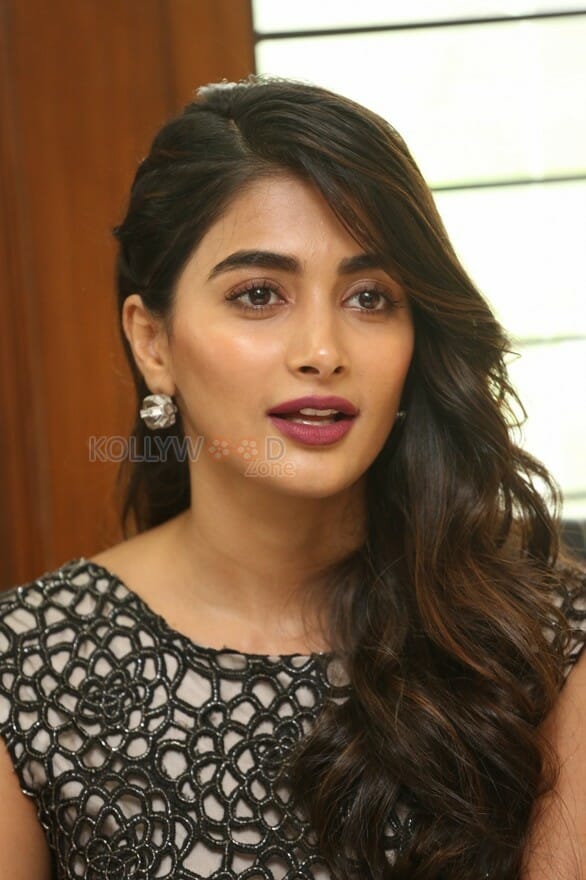 Beautiful Pooja Hegde Interview Photos