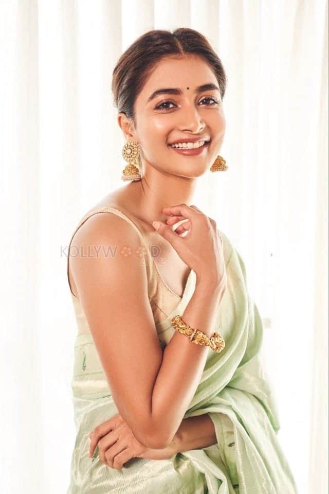 Beautiful Pooja Hegde in a Mint Silk Saree Photo 01