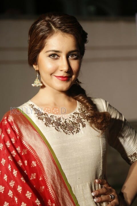 Beautiful Rashi Khanna Photos