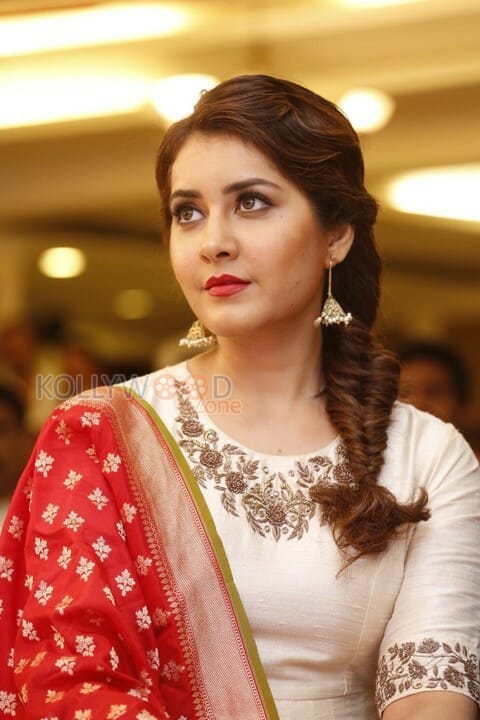 Beautiful Rashi Khanna Photos