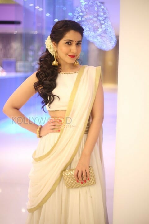 Beautiful Rashi Khanna Photoshoot Pictures