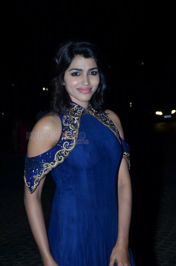 Beautiful Sai Dhansika Photos