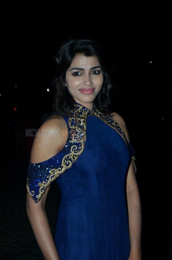 Beautiful Sai Dhansika Photos