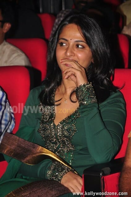 Beautiful Sexy Anushka Shetty Pictures